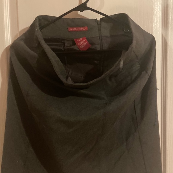 Grey skirt - Picture 2 of 2